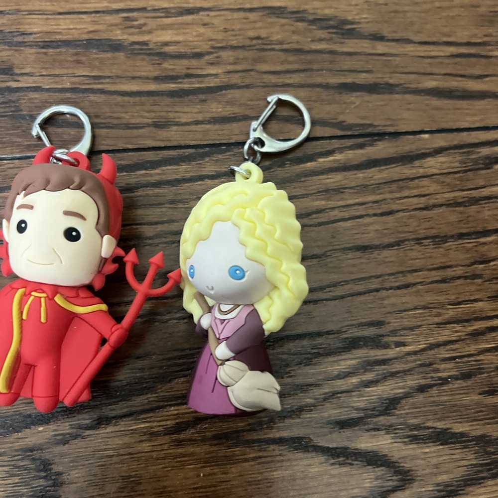 Disney Hocus Pocus Figural Clip Lot Of 11 Keychains- Cat Damaged See Pics - Picture 4 of 13